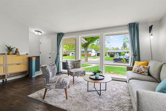 2702 Cranbrook Road, Ann Arbor, MI 48104