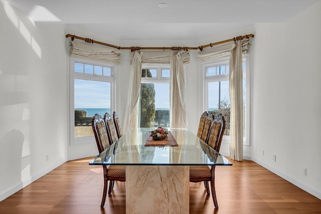 3 Cliff St, Nahant, MA 01908