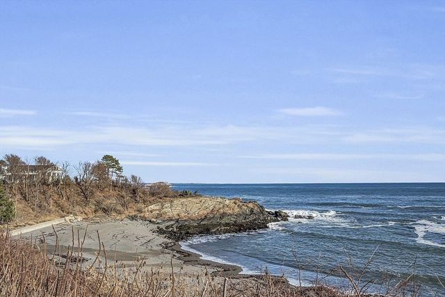 3 Cliff St, Nahant, MA 01908