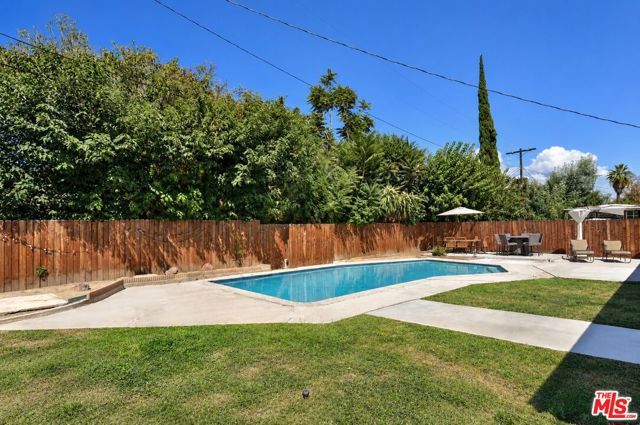 19447 Elkwood Street, Los Angeles, CA 91335