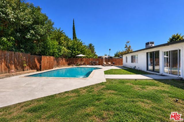 19447 Elkwood Street, Los Angeles, CA 91335
