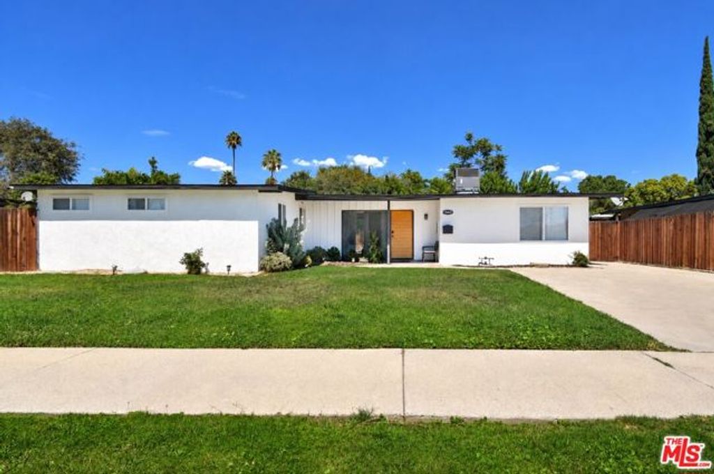 19447 Elkwood Street, Los Angeles, CA 91335