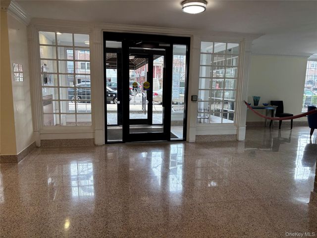 149-30 88 Street 6N, Howard Beach, NY 11414