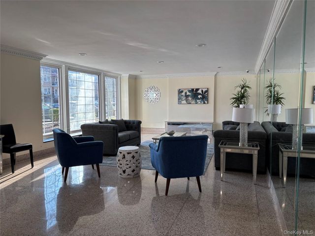 149-30 88 Street 6N, Howard Beach, NY 11414