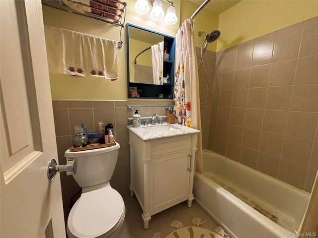 149-30 88 Street 6N, Howard Beach, NY 11414