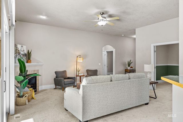 2275 E Chemise Drive, Meridian, ID 83646