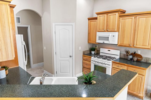 2275 E Chemise Drive, Meridian, ID 83646