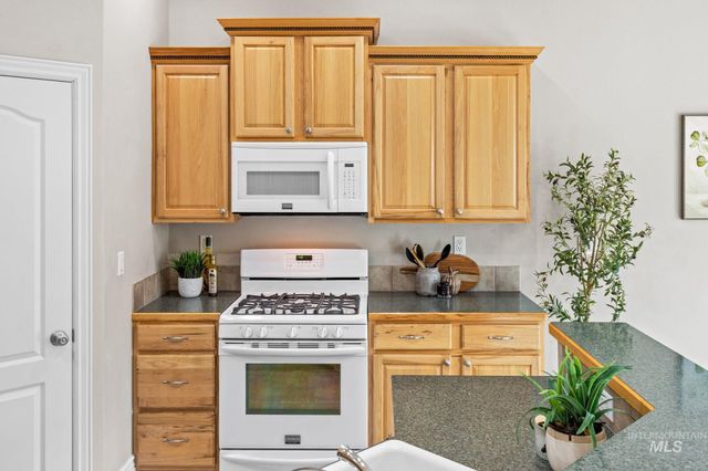2275 E Chemise Drive, Meridian, ID 83646