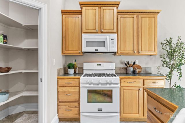 2275 E Chemise Drive, Meridian, ID 83646