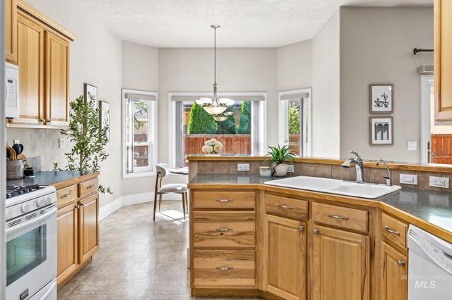 2275 E Chemise Drive, Meridian, ID 83646