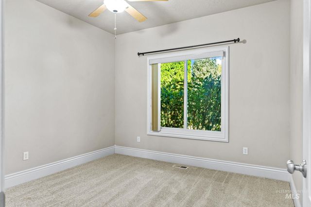 2275 E Chemise Drive, Meridian, ID 83646