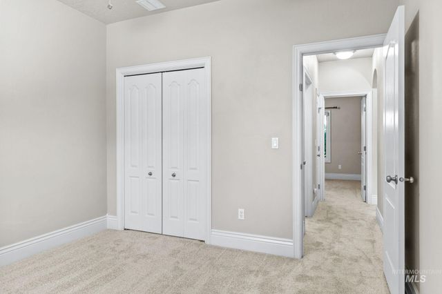 2275 E Chemise Drive, Meridian, ID 83646