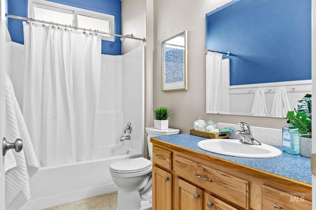 2275 E Chemise Drive, Meridian, ID 83646