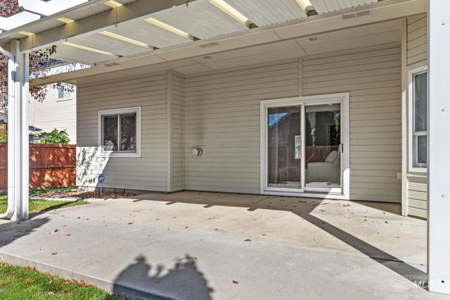 2275 E Chemise Drive, Meridian, ID 83646