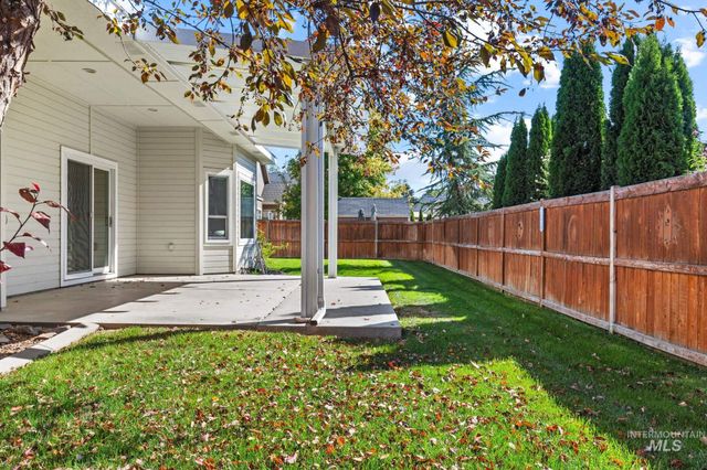 2275 E Chemise Drive, Meridian, ID 83646