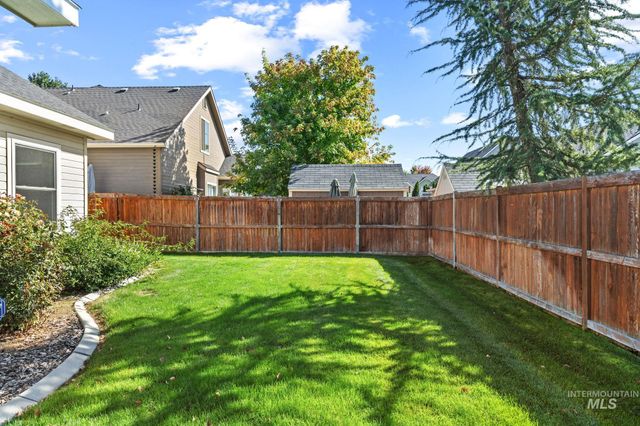 2275 E Chemise Drive, Meridian, ID 83646