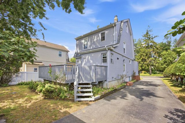 27 South Drive, Valley Stream, NY 11581