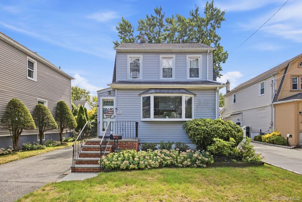27 South Drive, Valley Stream, NY 11581 — photo 2