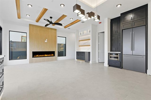 619 Rolling Oaks, Stafford, TX 77477