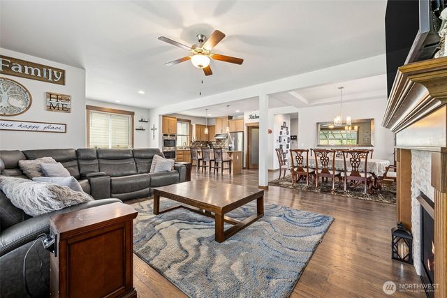 13127 123rd Avenue Ct E, Puyallup, WA 98374