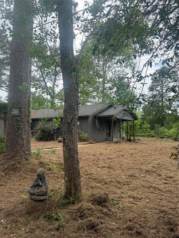 1556 County Road 2042, Hull, TX 77564