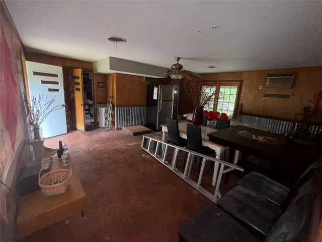1556 County Road 2042, Hull, TX 77564