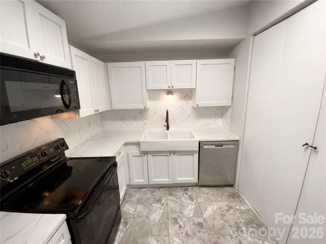 7932 Monfreya Court, Charlotte, NC 28212