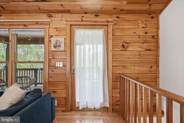 938 FETCHETT RD, Bentonville, VA 22610
