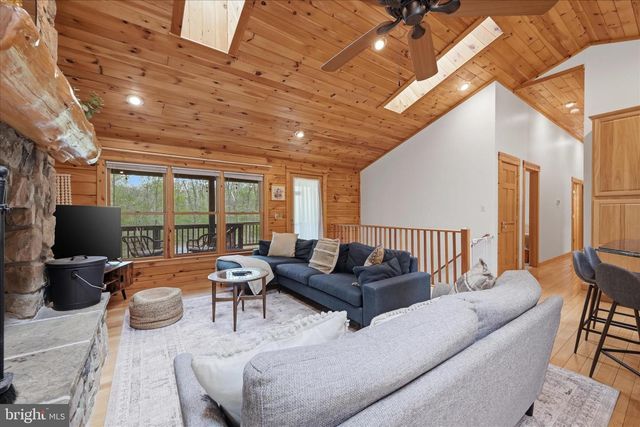 938 FETCHETT RD, Bentonville, VA 22610