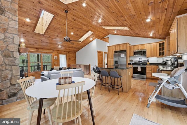 938 FETCHETT RD, Bentonville, VA 22610