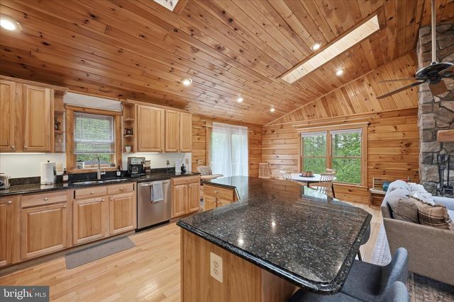 938 FETCHETT RD, Bentonville, VA 22610