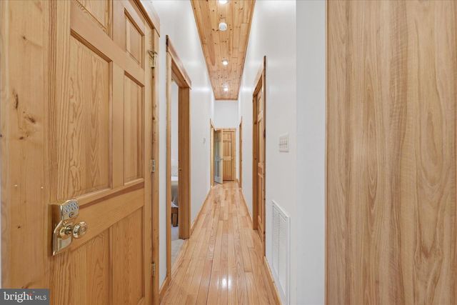 938 FETCHETT RD, Bentonville, VA 22610