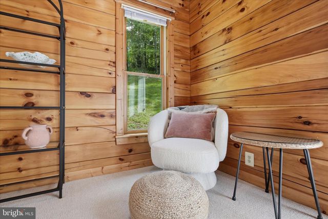 938 FETCHETT RD, Bentonville, VA 22610