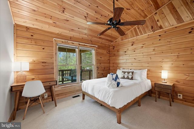 938 FETCHETT RD, Bentonville, VA 22610