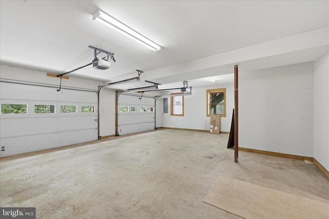 938 FETCHETT RD, Bentonville, VA 22610
