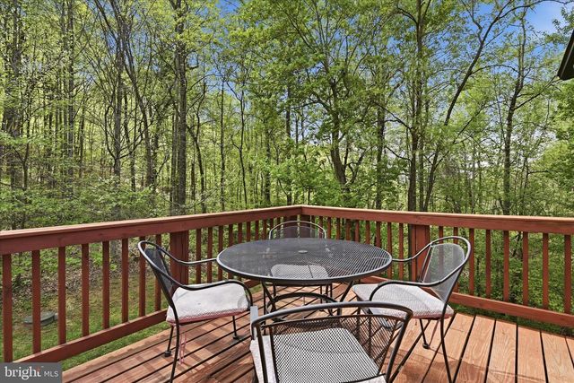 938 FETCHETT RD, Bentonville, VA 22610