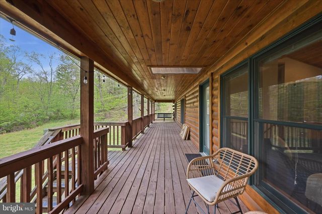 938 FETCHETT RD, Bentonville, VA 22610