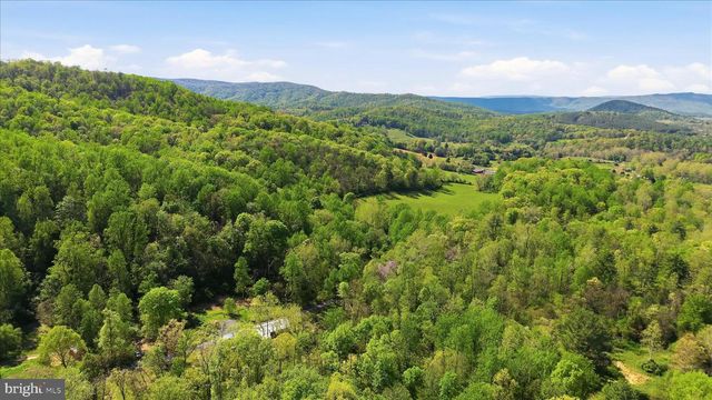 938 FETCHETT RD, Bentonville, VA 22610