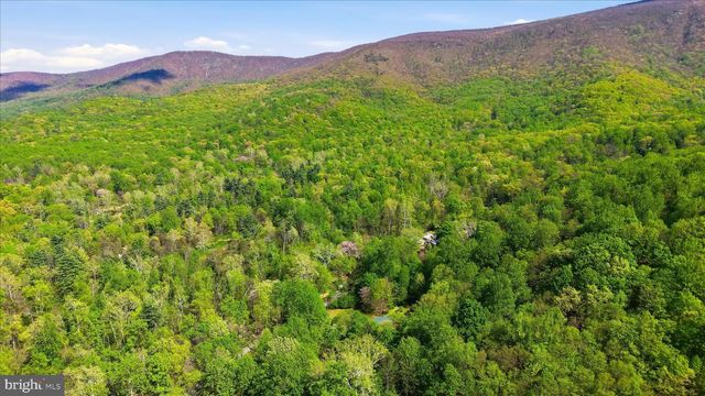 938 FETCHETT RD, Bentonville, VA 22610