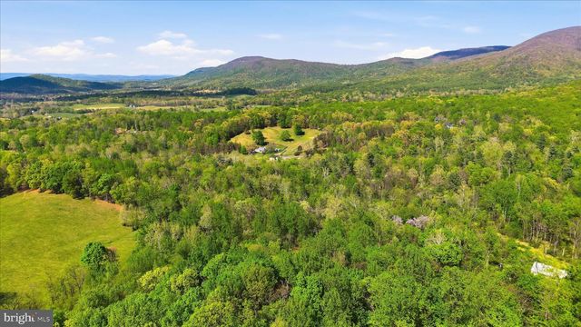 938 FETCHETT RD, Bentonville, VA 22610