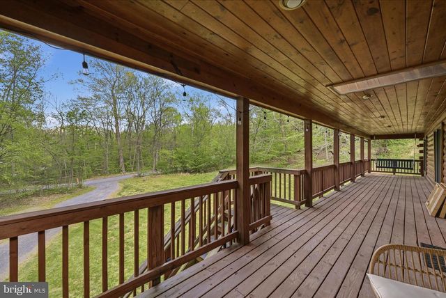 938 FETCHETT RD, Bentonville, VA 22610