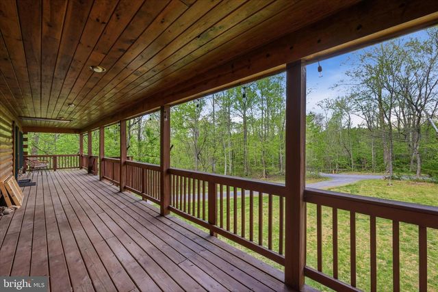 938 FETCHETT RD, Bentonville, VA 22610