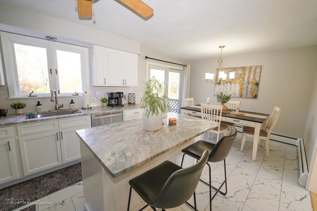 90 Merlin Dr, Swansea, MA 02777