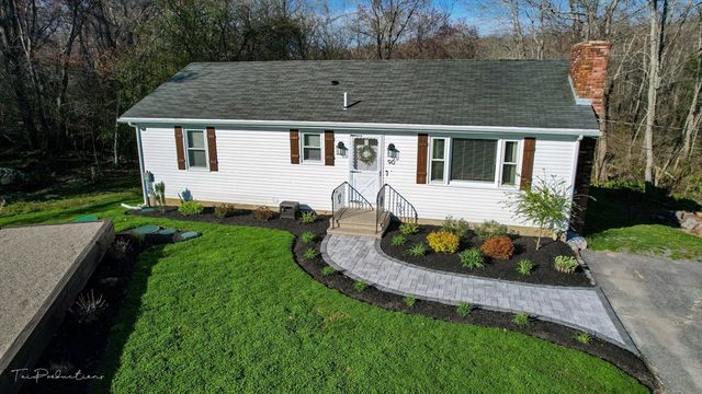 90 Merlin Dr, Swansea, MA 02777