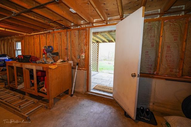 90 Merlin Dr, Swansea, MA 02777