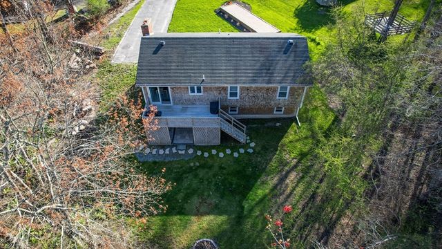 90 Merlin Dr, Swansea, MA 02777