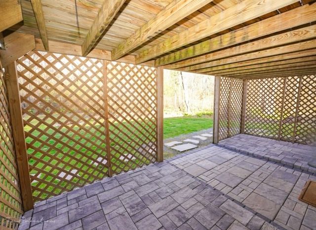 90 Merlin Dr, Swansea, MA 02777