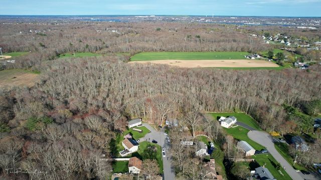 90 Merlin Dr, Swansea, MA 02777