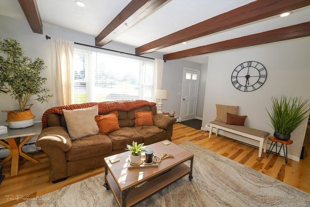 90 Merlin Dr, Swansea, MA 02777