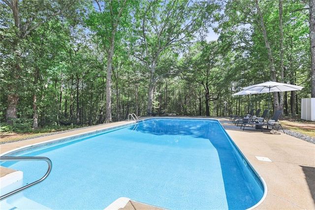 20 Turkey Point Drive, Lagrange, GA 30240